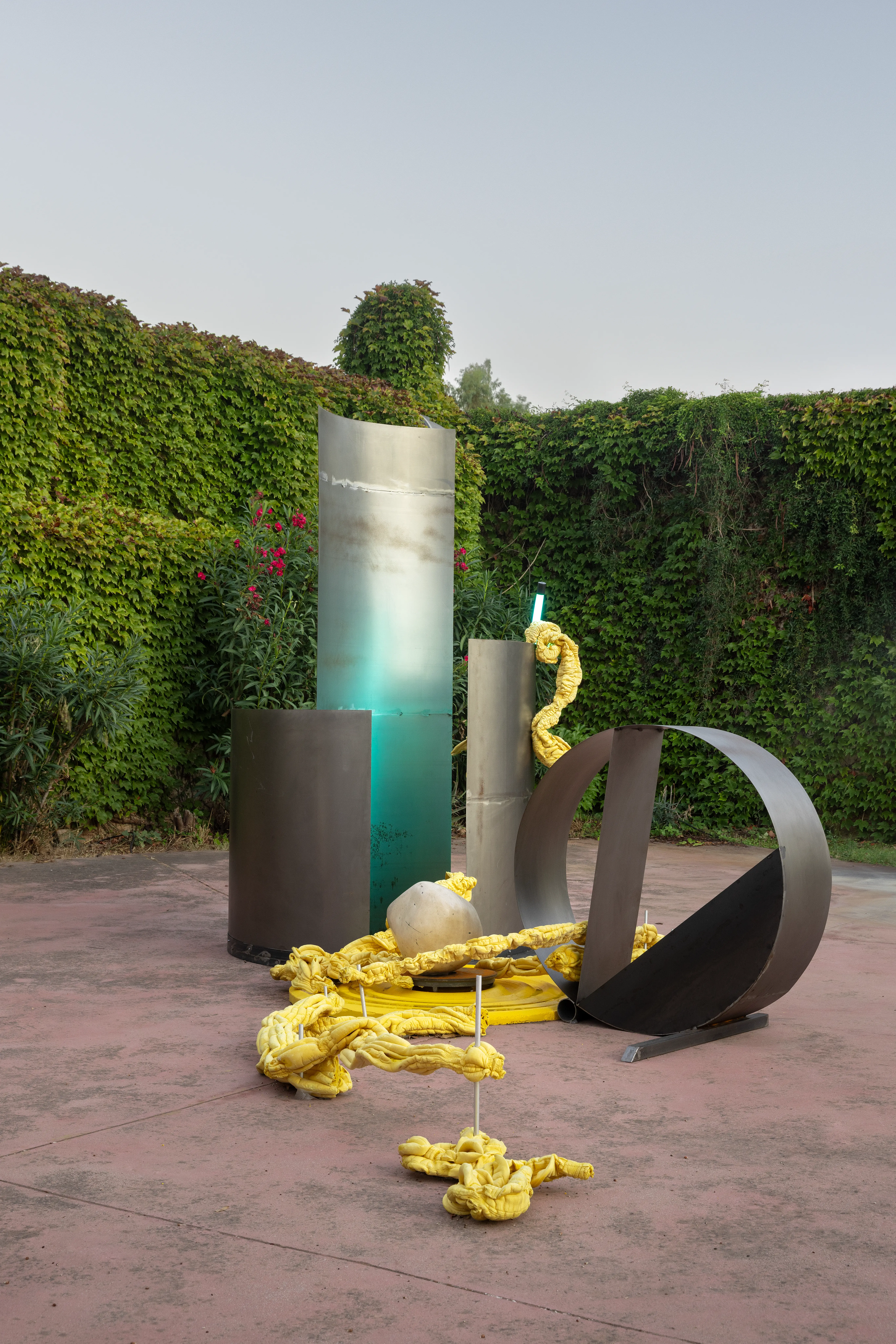 Construction #1 (The Void) (από την ενότητα Μεταξύ ύλης και κενού)